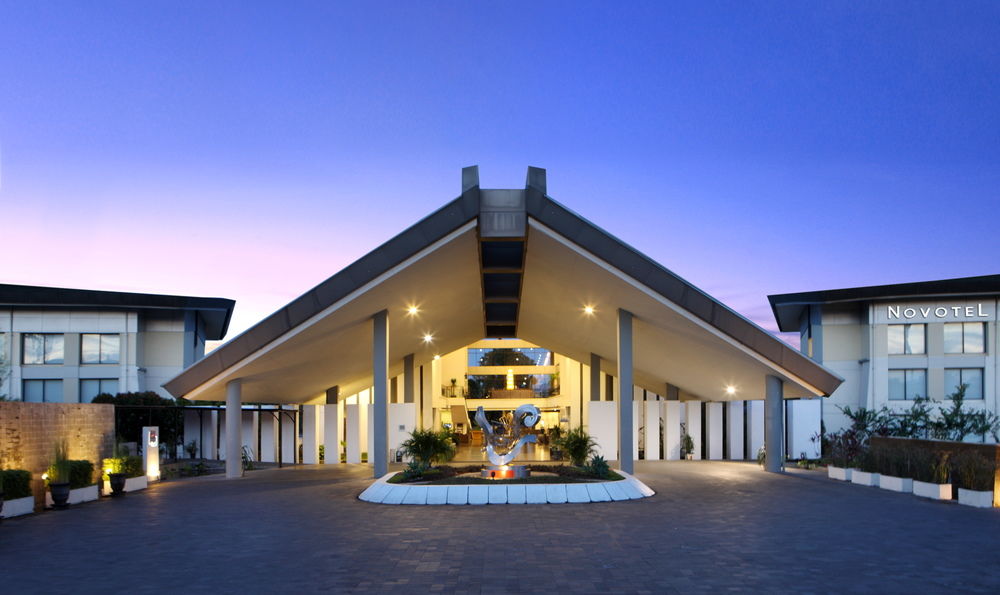 Novotel Manado Golf Resort & Convention Center image 1